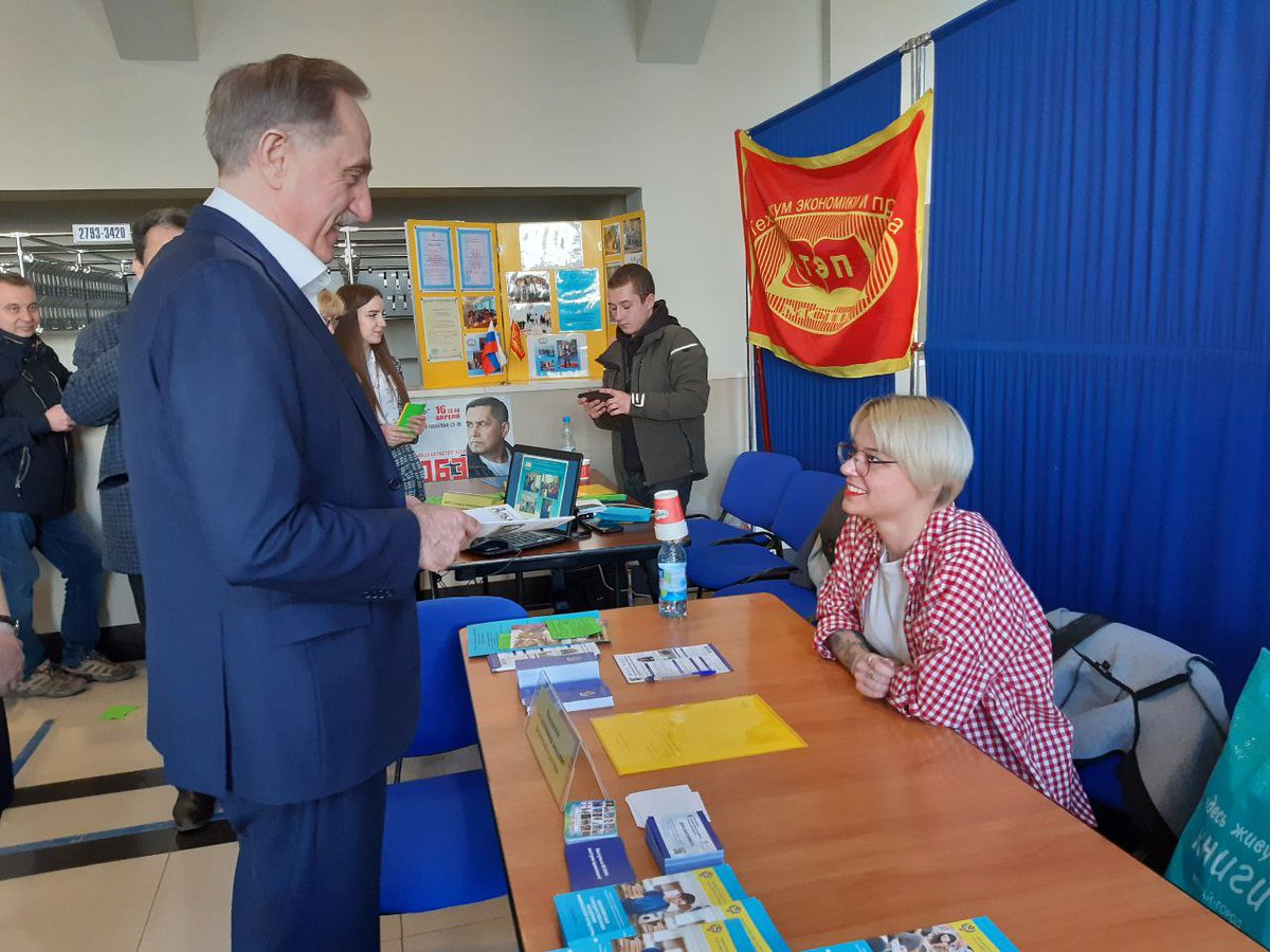 radioluber's tweet photo. 23 марта в Люберцах прошла Ярмарка вакансий рабочих и учебных мест.

В ней приняли участие 19 предприятий и организаций из Люберец, Дзержинского, Лыткарино и Котельников. А также ряд учебных заведений,  таких, как РТА, Люберецкий техникум экономики и… https://t.co/GzNe6Wrh25 https://t.co/W611SNdBqP