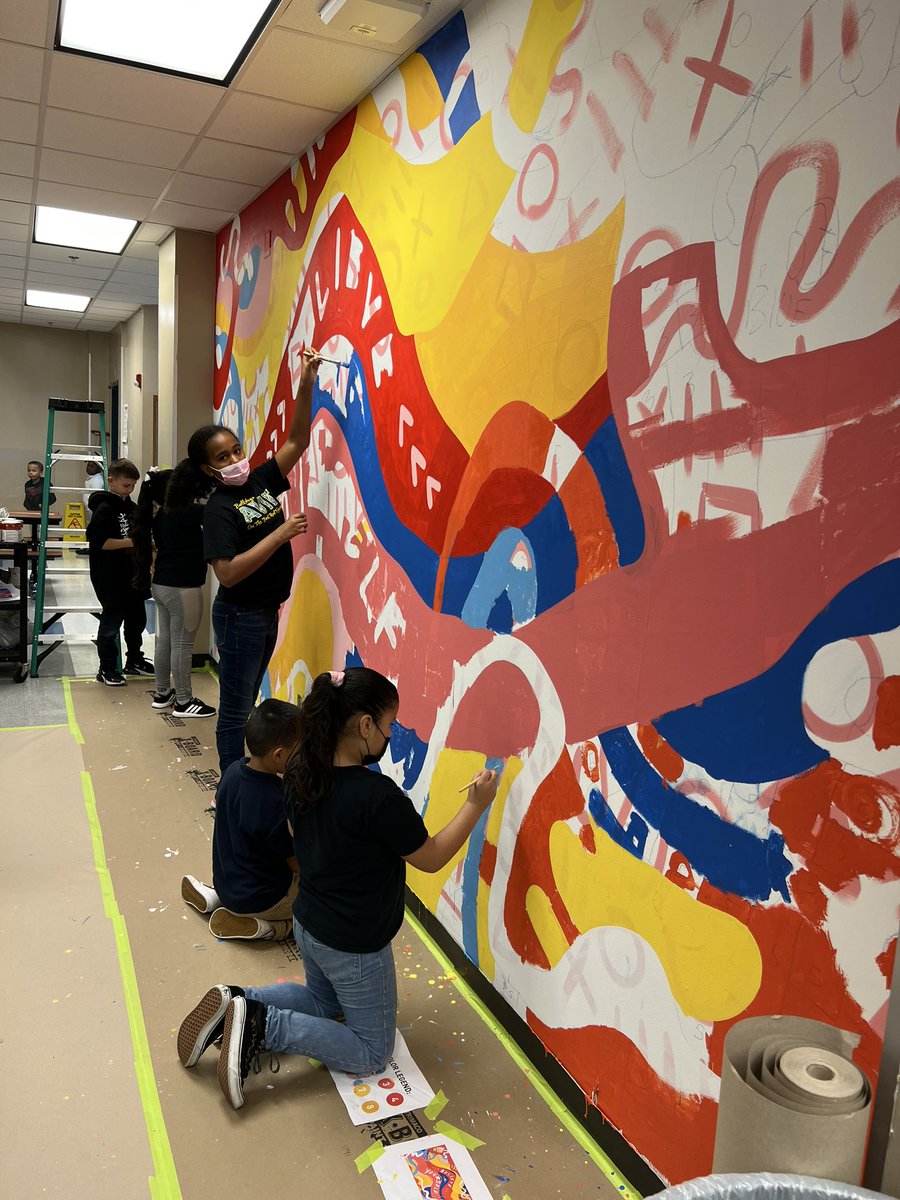 Our 3rd graders started on wall #2 today and they had a very special guest painting with them, Mr. Robert Selders! Everyone is making their mark and we will get to enjoy it for years to come! #thegisdeffect <a href="/Selders4GISD/">Robert Selders Jr.</a> <a href="/gisdnews/">Garland ISD</a>