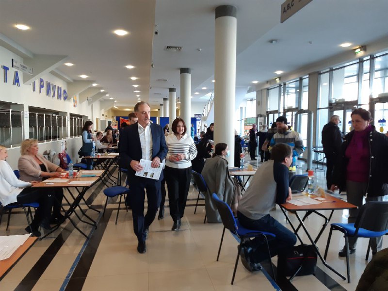radioluber's tweet photo. 23 марта в Люберцах прошла Ярмарка вакансий рабочих и учебных мест.

В ней приняли участие 19 предприятий и организаций из Люберец, Дзержинского, Лыткарино и Котельников. А также ряд учебных заведений,  таких, как РТА, Люберецкий техникум экономики и… https://t.co/GzNe6Wrh25 https://t.co/W611SNdBqP