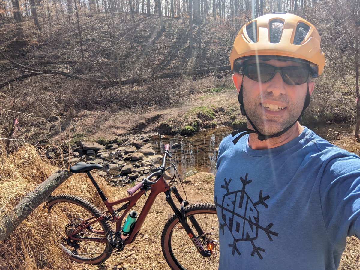 JoshTaylorUSA's tweet photo. If you didn't know, James Long Park in Haymarket has a short (.8 mile) advanced singletrack segment hidden on the north side of the woods.  It's no Fountainhead, but will take what I can get near home. https://t.co/gDG8zTxwe5
