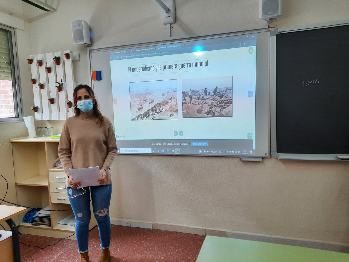 cepafuenla's tweet photo. Los alumnos del grupo AT2 explican en clase de Ámbito Social un aspecto del Imperialismo Colonial apoyados por una presentación en https://t.co/2rXHEDyEoO. Desarrollamos y evaluamos la competencia lingüística y digital. #Juntosaprendemos #FreireExperience https://t.co/GxkGjfYjls