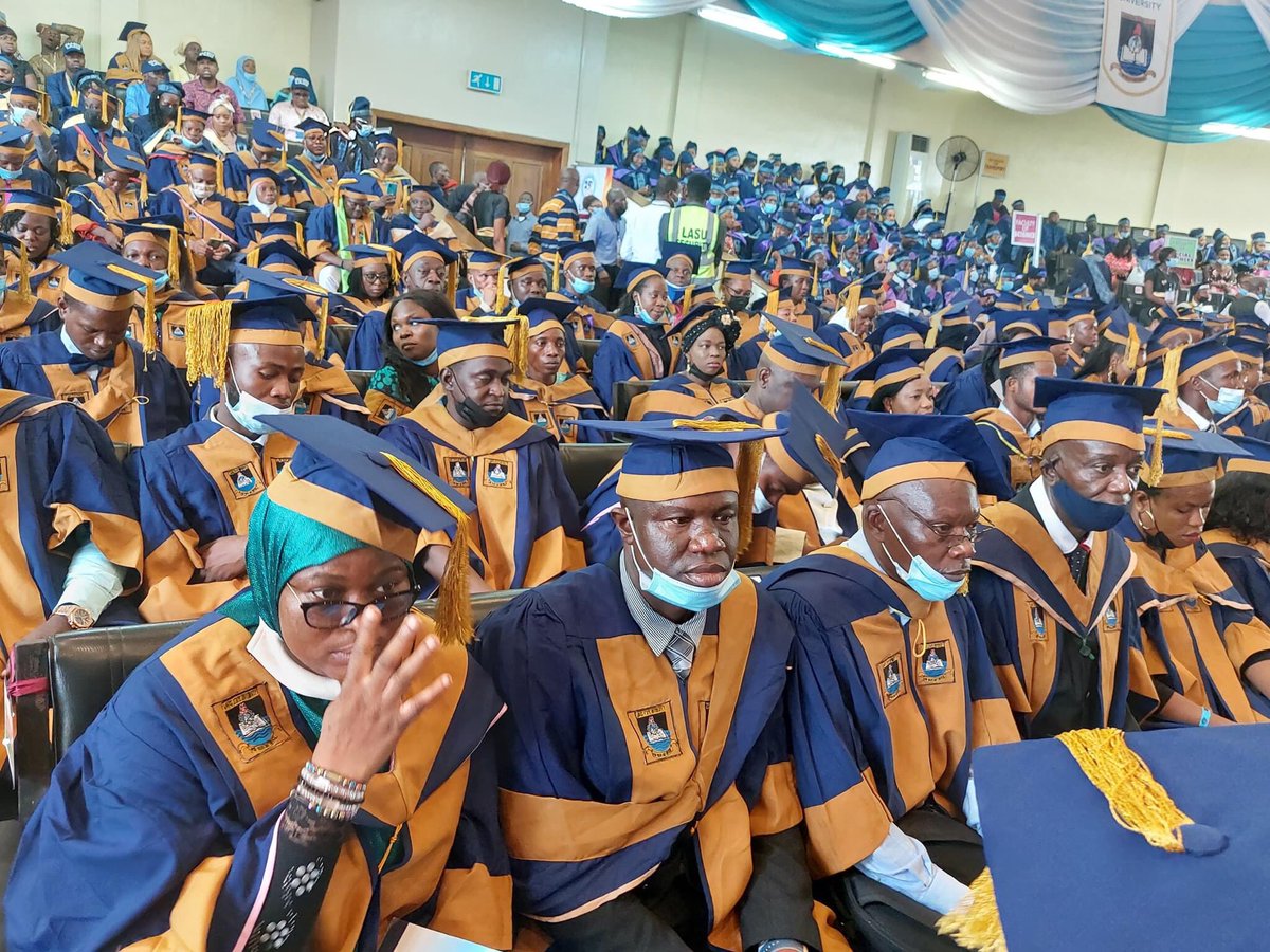 iyayoruba's tweet photo. I congratulate myself and a host of others who graduated officially from #LASU today.
M.A Yorùbá Literature and Culture
💃🏽💃🏽💃🏽
#PhDisNext https://t.co/XkdxWzytQ2