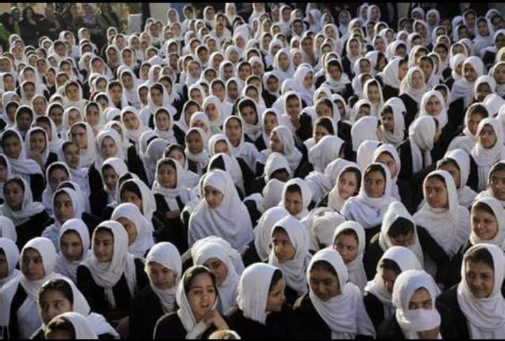 Safiwardak's tweet photo. There is no more Islamic dress than this. https://t.co/r7rvDiKy5h