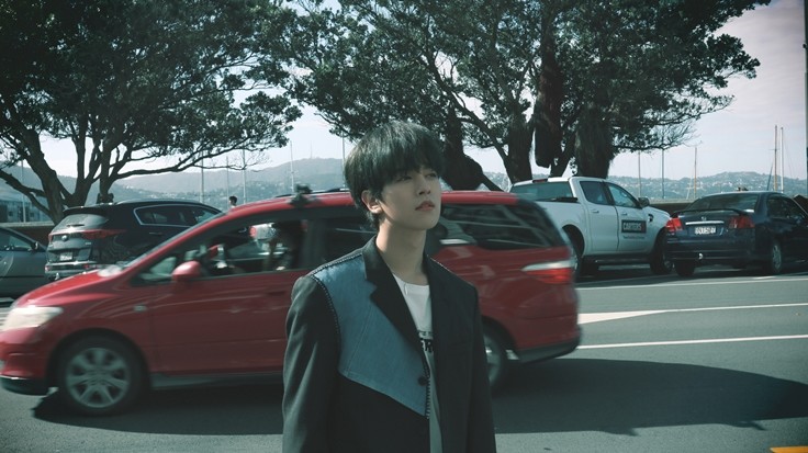 timeto__RAVN's tweet photo. 200324

[멜론 매거진]
'쉽게 쓰여진 노래 (A Song Written 
Easily)' MV &amp; 자켓 촬영 현장📸

🔗https://t.co/kB8SvZ5vw6

#레이븐 #김영조 #원어스 #RAVN https://t.co/9JcQxLxOgR