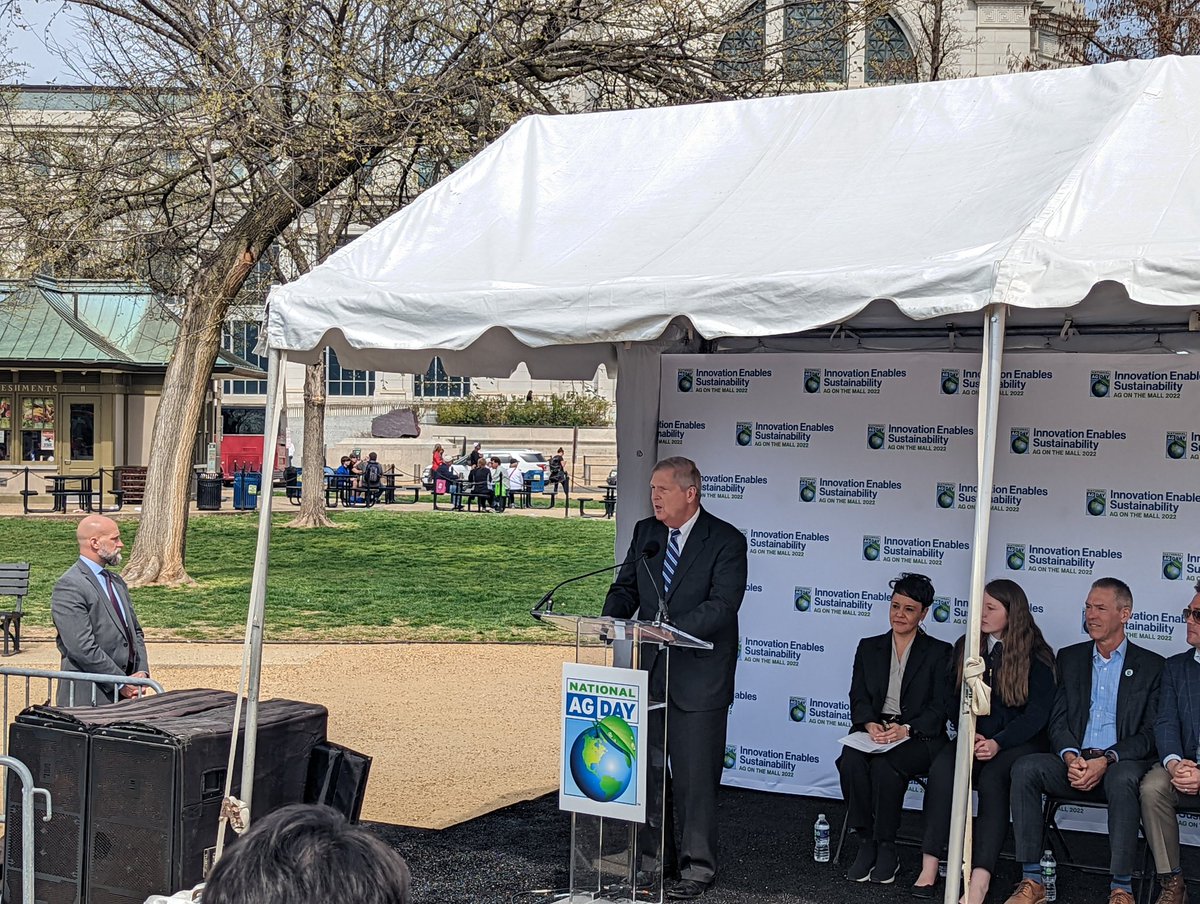USDA Secretary Tom Vilsack speaking at AEM's Celebration of Modern Agriculture on the National Mall - 'We accept the challenge.'

The future belongs to all of us. Let's face it together. 

#agriculture #agonthemall #AEM #NationalAgricultureDay #NationalAgWeek