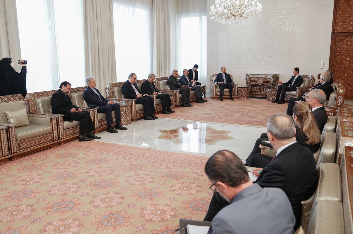 Sana__gov's tweet photo. الرئيس الأسد يستقبل وزير الخارجية الإيراني واللقاء يتناول ملفات التعاون القائم بين البلدين
https://t.co/BaISD8Sa1w https://t.co/zYv5ZJFdIa