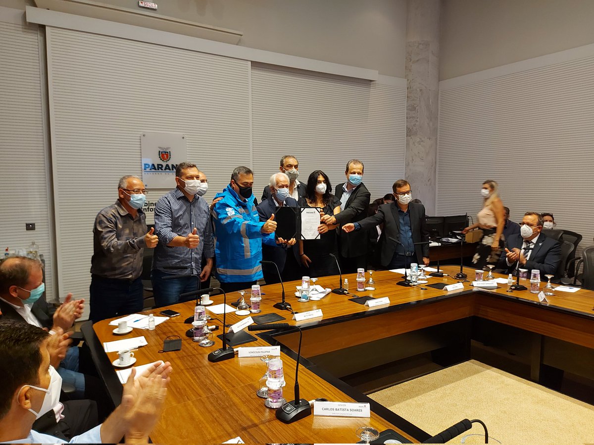 juniordafemac's tweet photo. Grande dia para #Apucarana. Nossa UNESPAR recebe hoje o curso de Direito. É um momento histórico pra nossa cidade. https://t.co/v8g1QqX78v