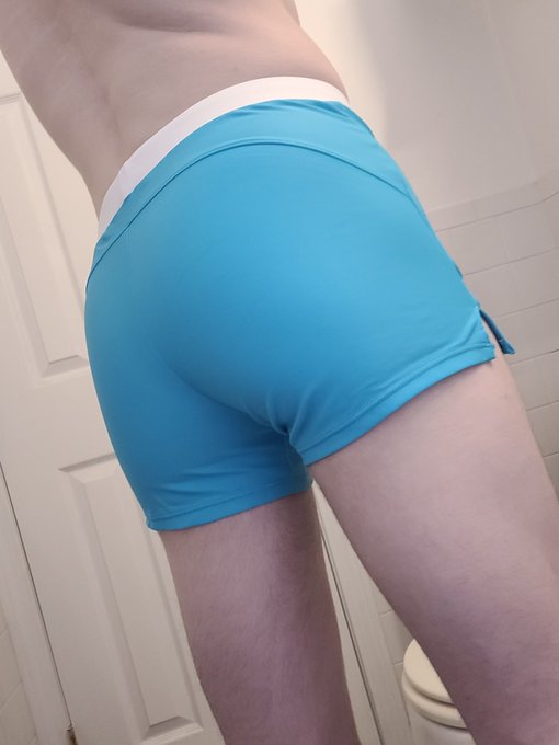 2 pic. Got a new bathing suit! I can't wait to use it this summer! https://t.co/nub9VeN6qj