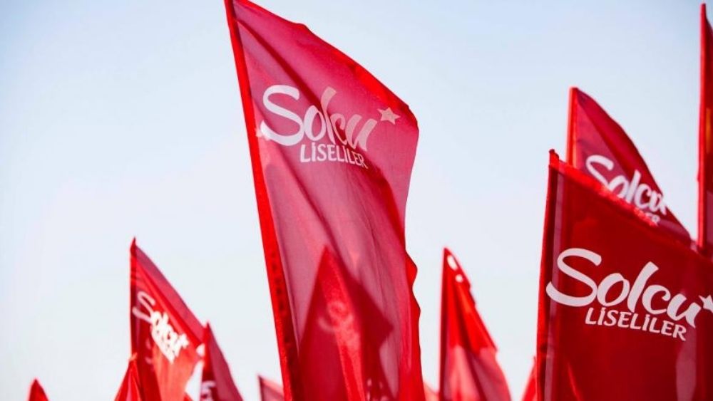 solhaberportalY's tweet photo. Solcu Liseliler: #HemenDevletlestirme talebimiz için 26-27 Mart’ta yan yana geliyoruz!

https://t.co/prCCMySCHp https://t.co/56Si1Towfh