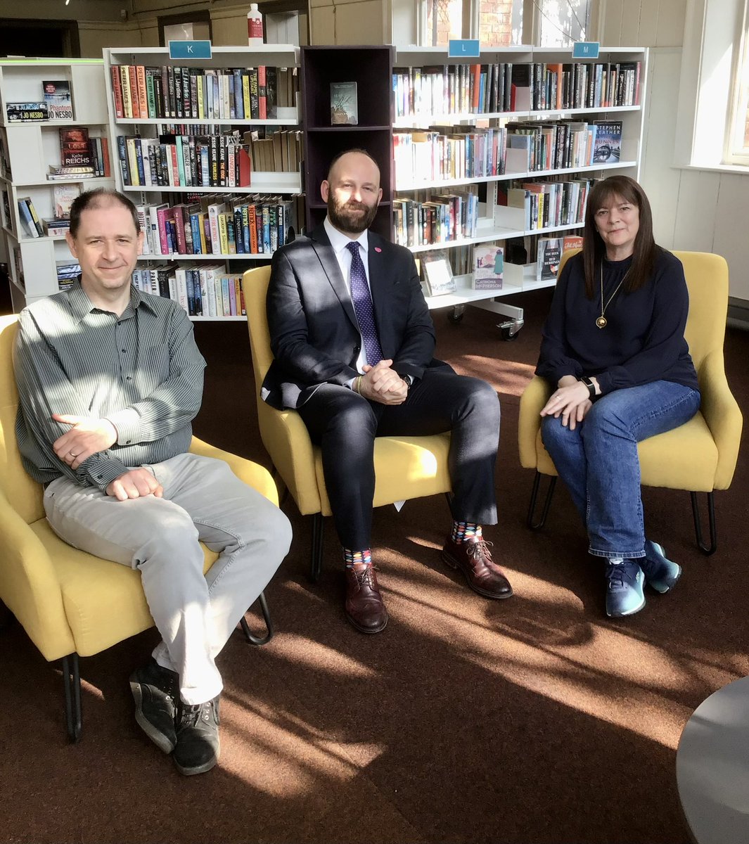 salford_mayor's tweet photo. Great to pop along to the Height Library today with @NeilAReynolds2 &amp; @CllrBentham to celebrate the £82,500 investment that’s being made into the library after @SalfordCouncil’s &amp; @SalfordLeisure’s successful bid to the cultural investment fund. Great news for the library.👏🏻📚📕 https://t.co/czwhZYwAaL