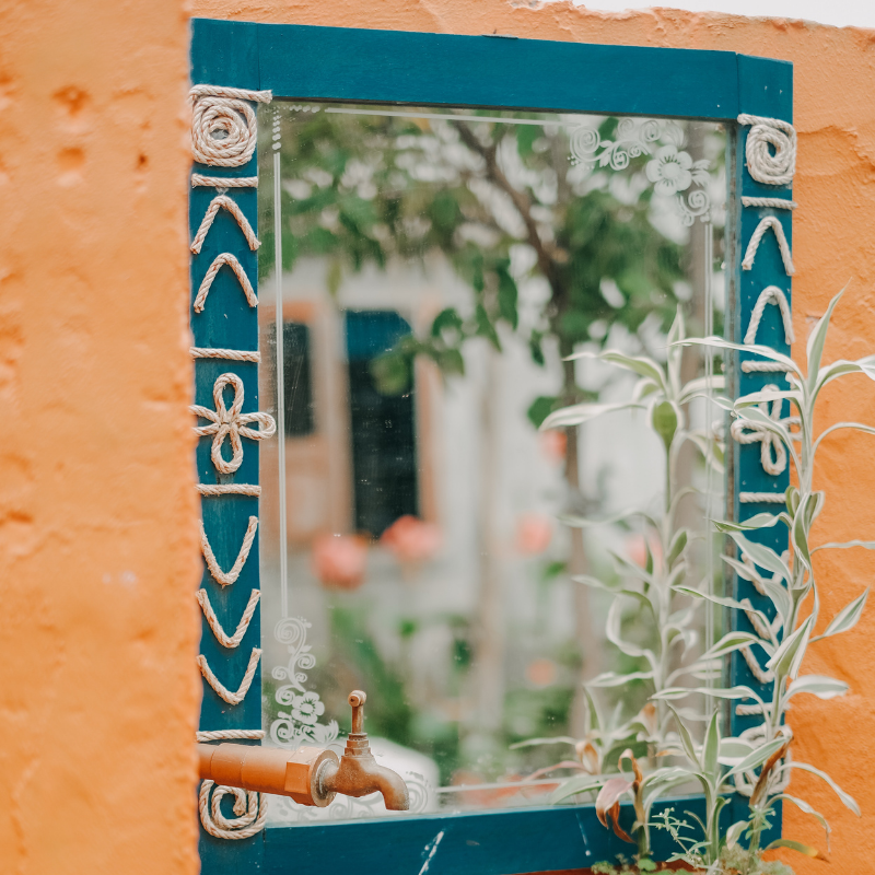 genesee_glass's tweet photo. What a unique #Mirror! Would you put it in your #DreamHome? #HomeDecor https://t.co/g61Z1bPWTA