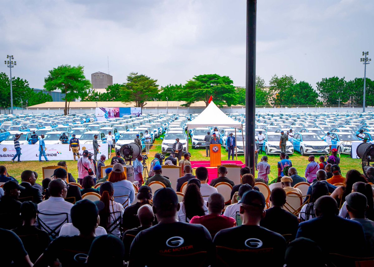 UPDATE: Governor of Lagos State, Mr Babajide Sanwo-Olu @jidesanwoolu today officially launched the 1000 @gacmotorcig GS3 and GA4 Sport Utility Lagos Rides Vehicles with the @LagosRide Taxi Scheme. #LagosRide #ForAGreaterLagos