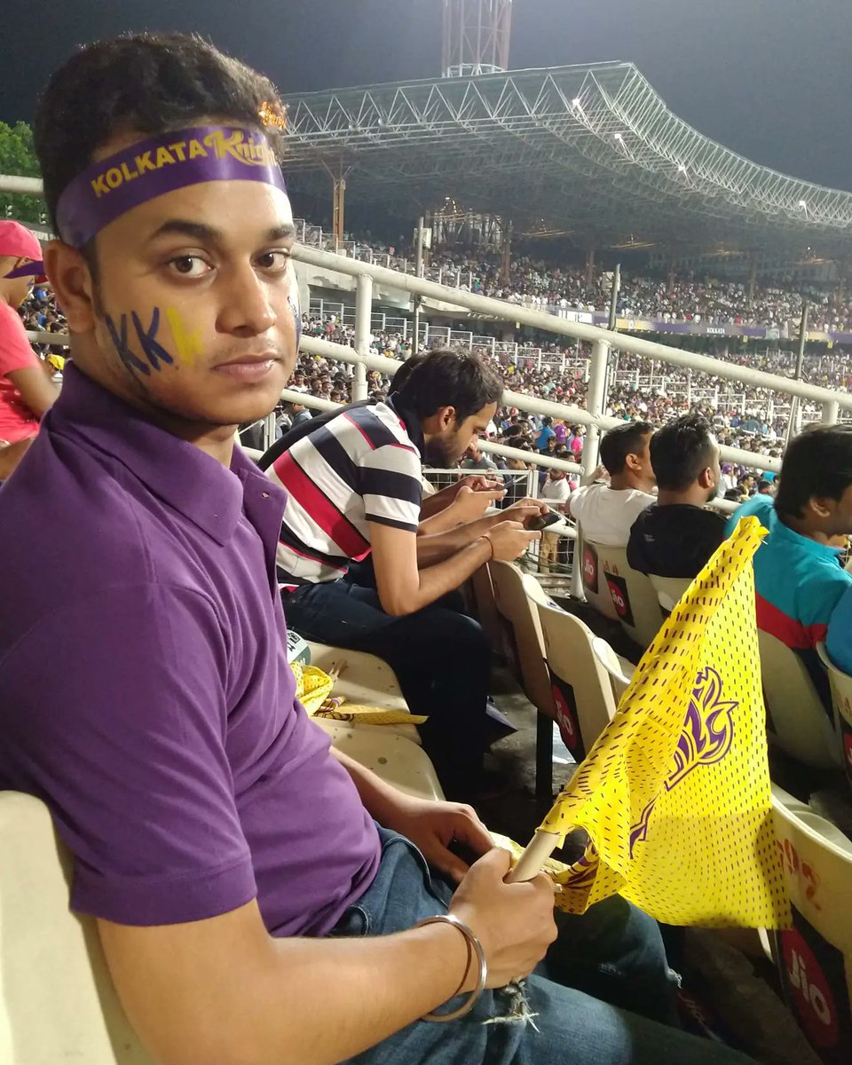 Rahul_sid5960's tweet photo. Well there are many fan moments over the past 14 years.. But these are many 🔝 💜💜💜💜💛💛💛💛 #KKRSuperFan @KKRiders https://t.co/PslkT78EGh