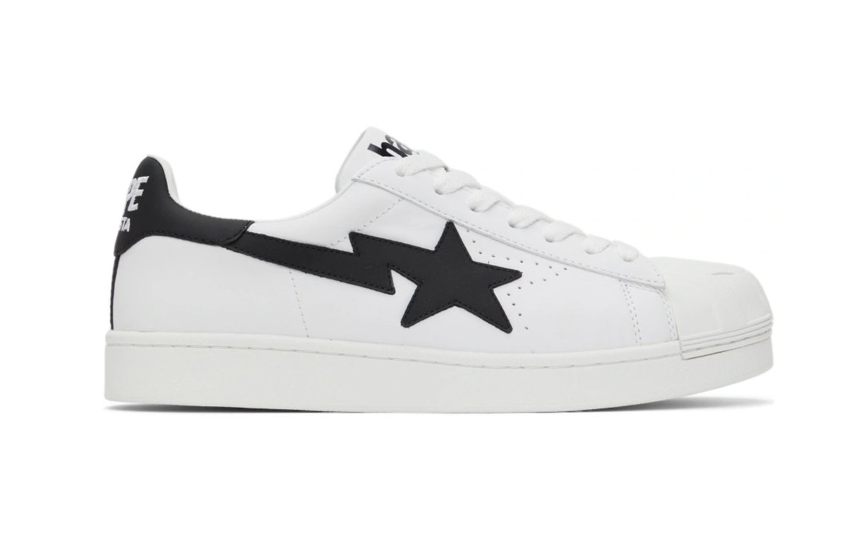 SOLELINKS's tweet photo. Ad: 15% off A Bathing Ape Skull Sta 'White/Black' at $267.75 + FREE shipping, use code SS2022 => https://t.co/NcQPKHel7u https://t.co/rCGeXCnUZ1