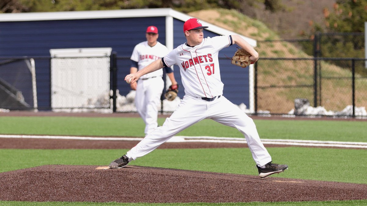 Visiting Washington &amp; Lee win 5-2 over host  Shenandoah University. Stars Alum <a href="/calvinpastel_/">Calvin Pastel</a> <a href="/wshsvarbaseball/">WSHS Varsity Baseball</a> pitched 7 innings, allowing 2R (1ER) on 6 hits, 1BB, 4K's.