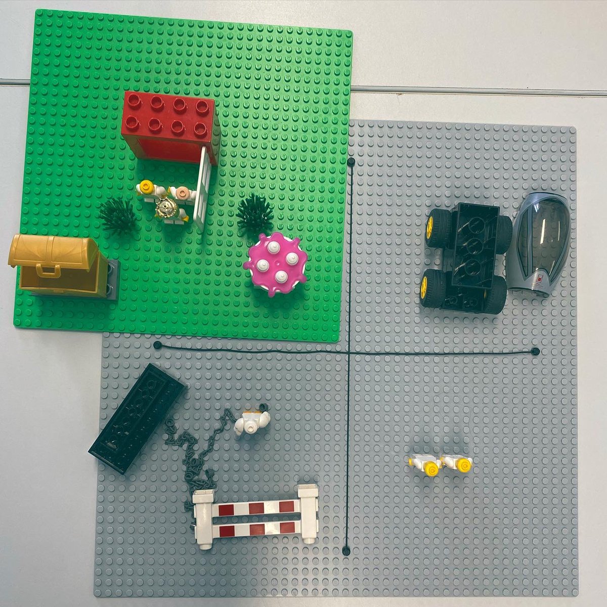 titodelafuente's tweet photo. Hoy completamos un maravilloso taller #legoseriousplay en la Lanzadera de #Laredo acompañando a personas únicas 🙌 Gracias 🙏 infinitas ♾ por la confianza
#Lego
#legoseriousplaymethod
#Mandaladevision
#legoseriousplaysantander
#legoseriousplaycantabria https://t.co/DzLCp7z8kd