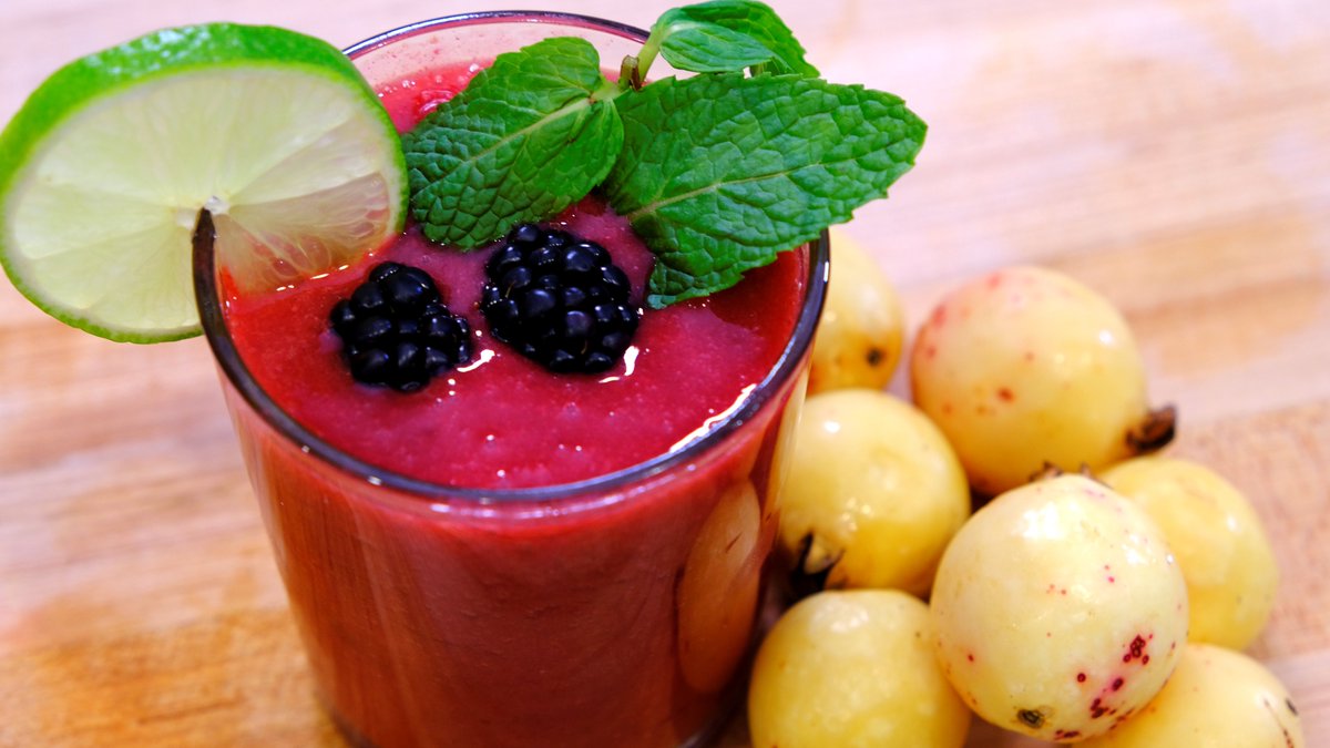 It might not be summer yet, but it'll soon feel like it. Try out an agua fresca, a refreshing Mexican summertime beverage.
#mexicanfood #foodblog #recipe #dinnerbydennis 

dinnerbydennis.com/agua-fresca/