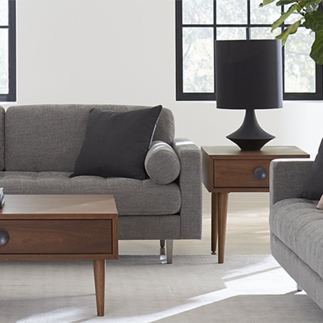 The perfect balance of contemporary and cozy.
 
The Tenor's narrow arms bring a sleek silhouette to your space while the loose cushions provide maximized comfort.

Discover the Tenor: palliser.com/product/tenor;…*