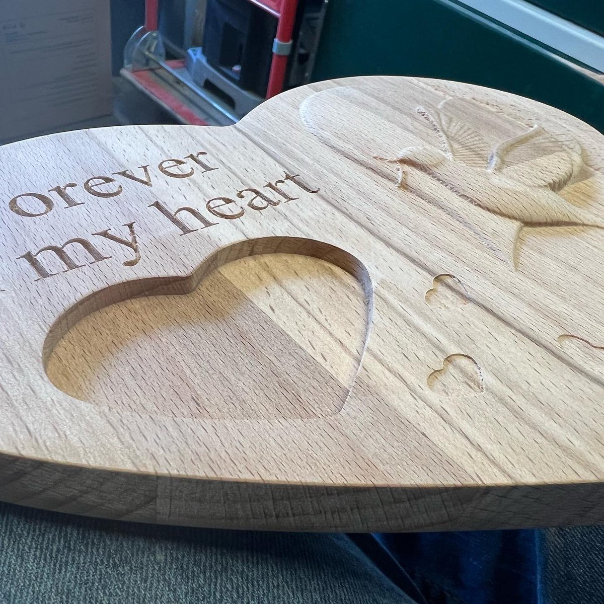 yourcraftstuff's tweet image. Top to big keepsake box finished , base tomorrow #keepsake #keepsakegifts #artsandcrafts and glue for magnets