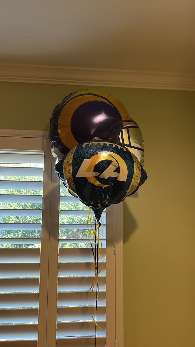 bchchik13's tweet photo. Had these since #SuperBowl weekend!! @RamsNFL πππ #RamsHouse #RIUTA #LegendsNeverDie https://t.co/6yB5hKHcIZ