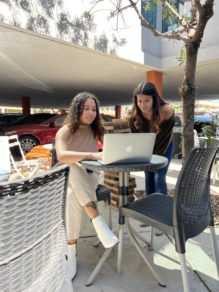 cohootsphx's tweet photo. It's a beautiful day to sit outside and get some work done! โ๏ธ Enjoy this nice Phoenix weather before it heats up at the CO+HOOTS patio! ๐ต #HootHack #CoworkLocal #CoworkingSpace #ArizonaCoworkingSpaces https://t.co/BfEXquJllh