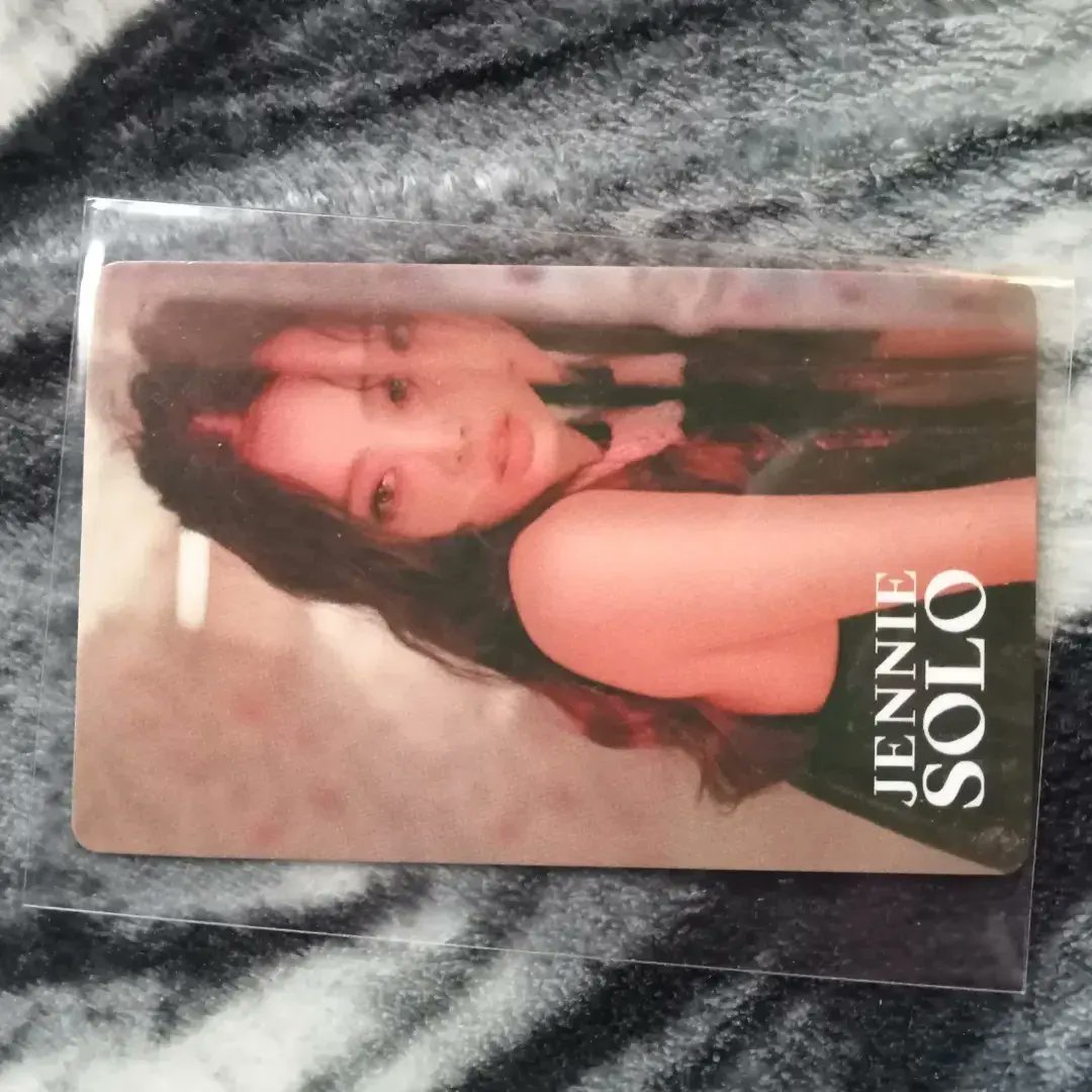 PoringCelestial's tweet photo. [ bid wts sale selling lfb Blackpink photocard pc pre order card ]

Jennie solo double sided pob

Current offer: €150 

Offers in euros only! €10 increase, No back outs after offering.

Closing date: March 25th 19:00 ( spain time )

Worldwide shipping. PayPal G&amp;S available. https://t.co/xJxzNvU3WC