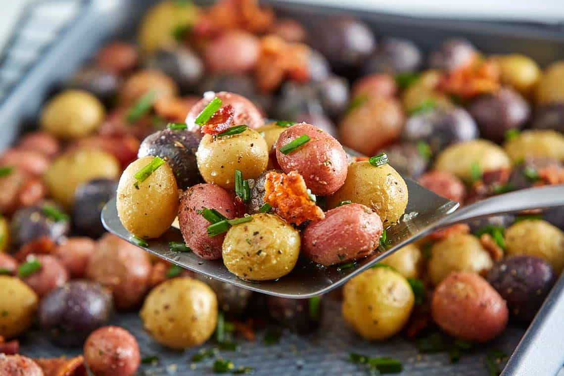TastefulSelect's tweet photo. A simple sheet pan recipe for a busy weeknight. PS: It makes great leftovers! 

#SheetPanRecipe #SheetPanDinner #BusyWeeknight #Leftovers https://t.co/bElkpgAggs