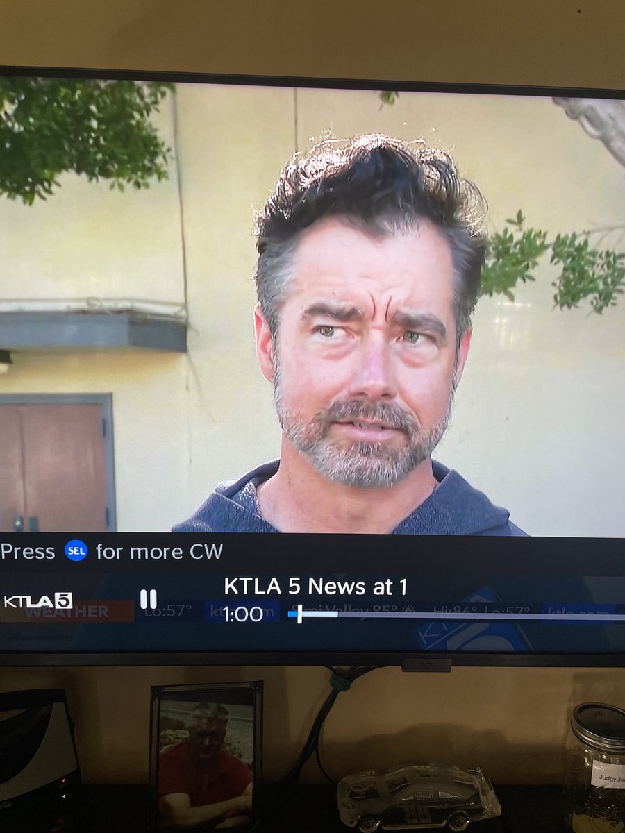 debraq1's tweet image. Hey ⁦@KTLA⁩  ⁦@courtneyfriel⁩ ⁦@glenwalkerktla⁩ Is this the Busch Beer commercial guy??? the sound of refreshment 🍺