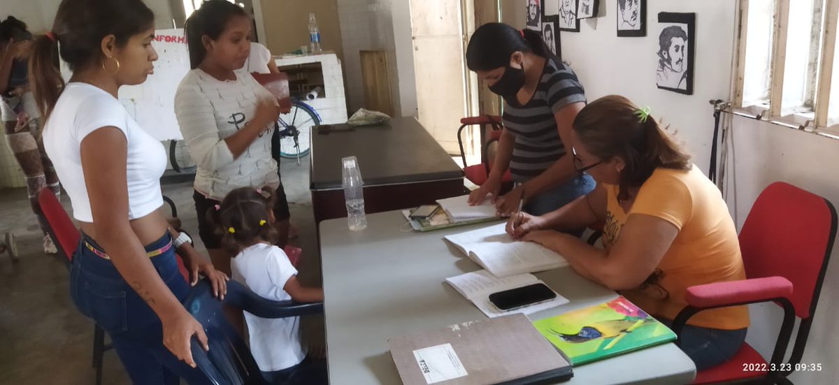 ribas_planas's tweet photo. Trámite para corrección de Título de Bachiller en la Sala Situacional de la Misión Ribas Simón Planas.....
@mision_ribaslar
@AurimarVargas1
@CarolaysFalcon
@NicolasMaduro
@MPPEDUCACION
@Alc_SimonPlanas https://t.co/f4mL806JcN