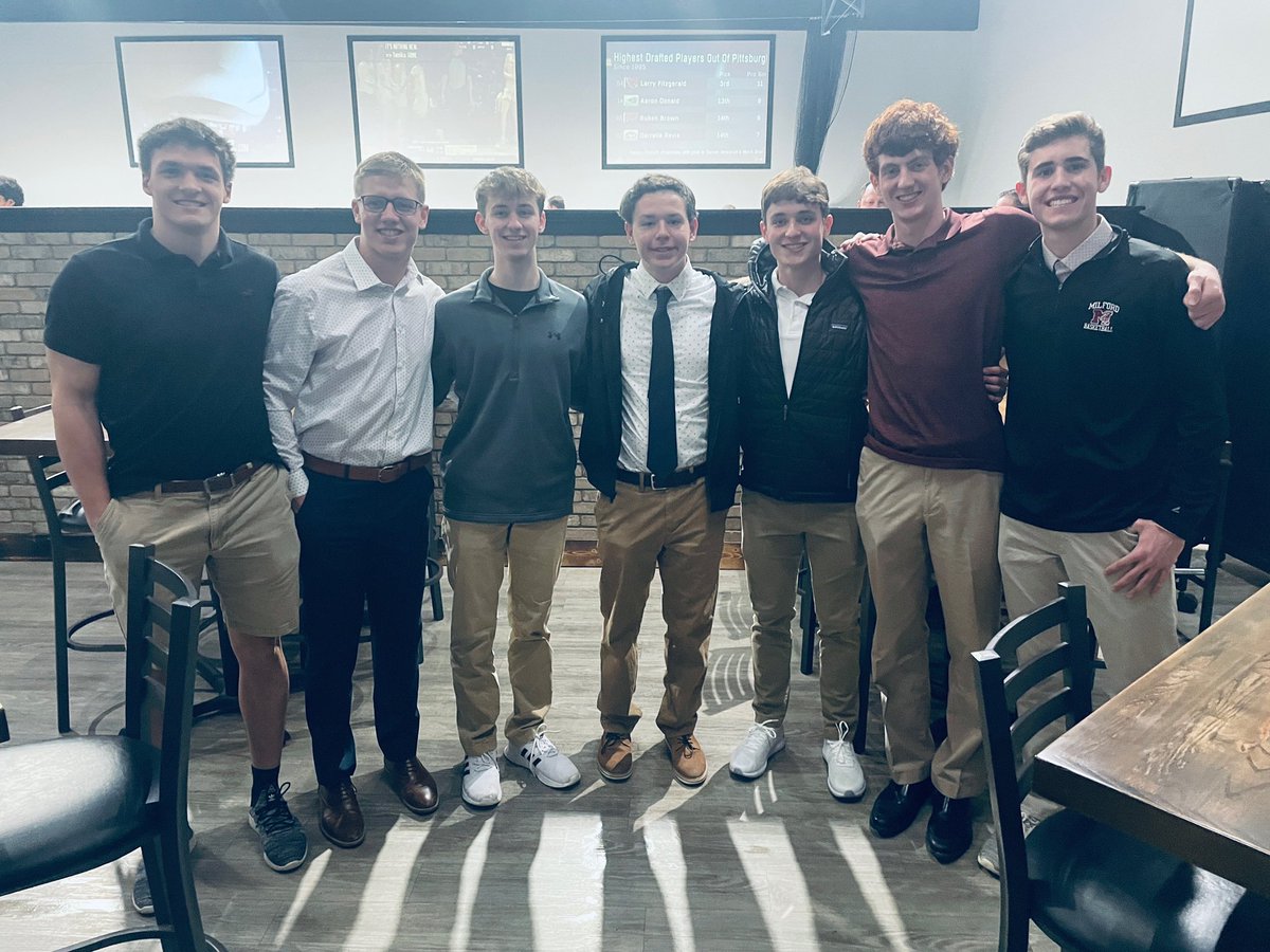 KurtzPe's tweet photo. All the seniors on the Milford Varsity basketball team went to Kurtz Elementary! Great season guys! #kurtzpride https://t.co/fCzEwG1RcO
