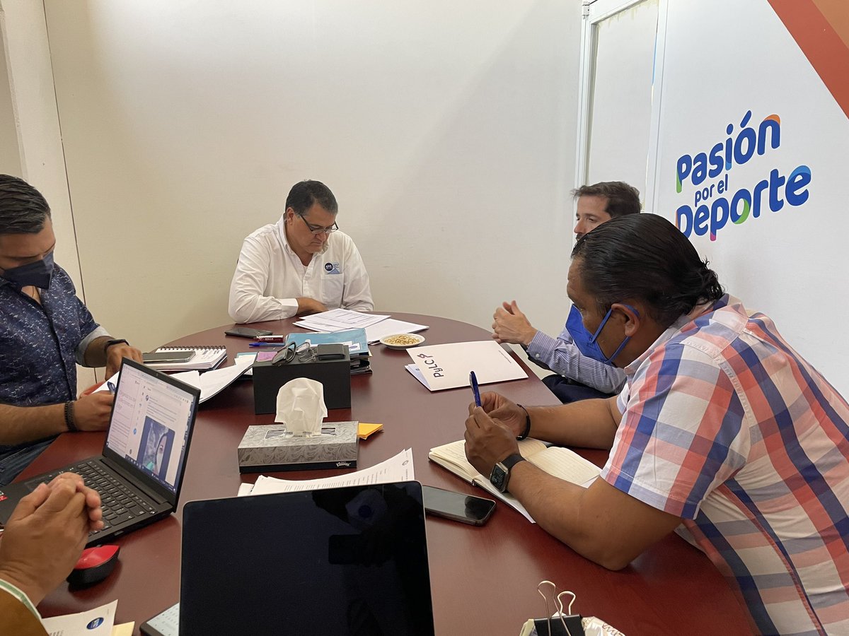 marcohgr's tweet image. #Agenda📔 | Reunido con #EloyCerda, Director de #PYLC, @JPPerezB y @JorgeAMedina74 de @CODEGuanajuato, buscamos alianzas estratégicas que fortalezcan nuestra #InfraestructuraDeportiva e impulsen el desarrollo y al #AltoRendimiento en la disciplina de patinaje sobre hielo. ⛸