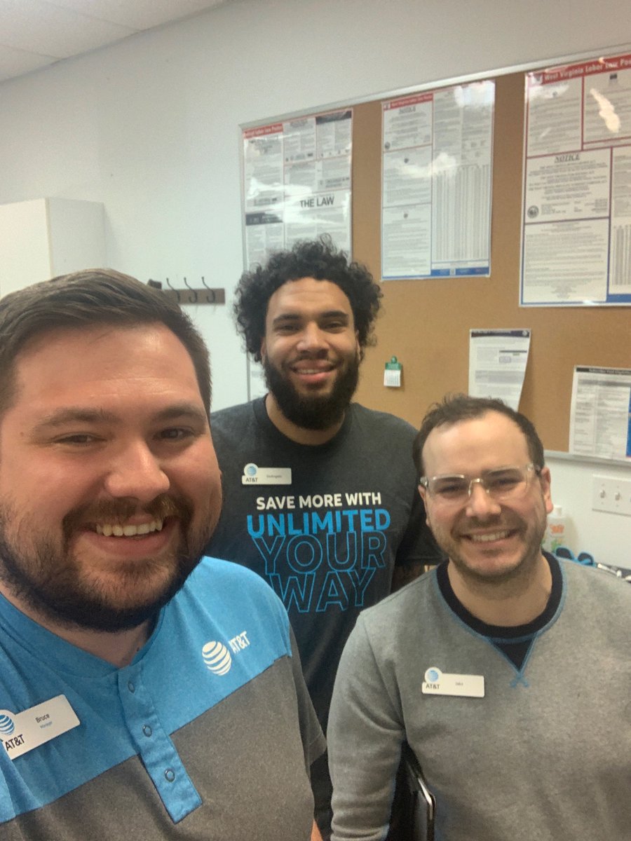 BruceBrowning15's tweet photo. Ready for #switchoversaturday here at the Southridge store! @CShaneSmith1 https://t.co/Feyu1GwxlW