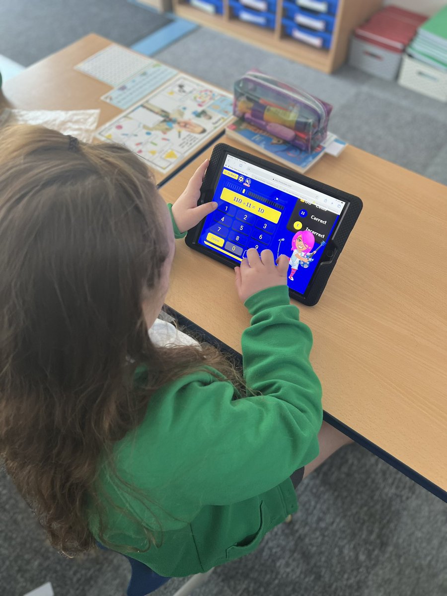 MeadowsideCedar's tweet photo. We started our maths day with TTRS and had a lovely afternoon, exploring maths in the sun. #MeadowsideMaths #WorldMathsDay2022 https://t.co/HjDvsei73u