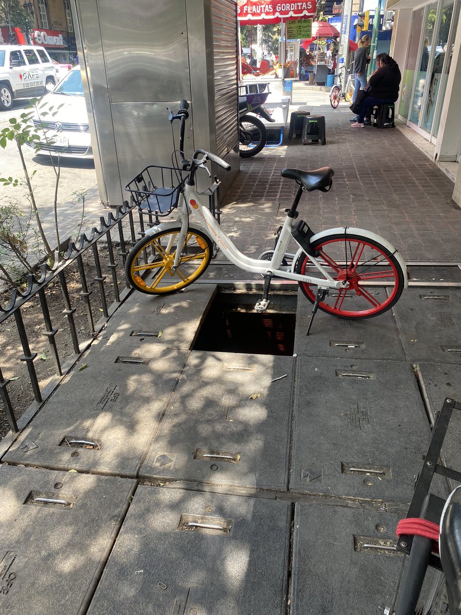 <a href="/CFEmx/">CFEmx</a> <a href="/ACOZORO/">Acozoro</a> no se si están esperando un accidente mayor, para actuar. Niza # 20 y  Niza esquina Hamburgo