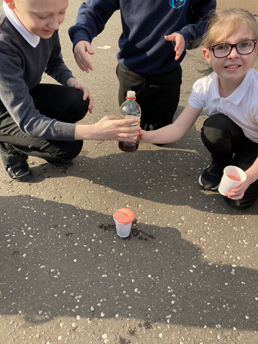 whitdale_ps's tweet photo. Then after we mixed water, bicarbonate of soda, red food colouring we went outside. We used vinegar and activated a reaction to create our own volcanic eruptions! We were very excited and impressed! #STEM #Scientistsintraining https://t.co/uJiGF6fH1o