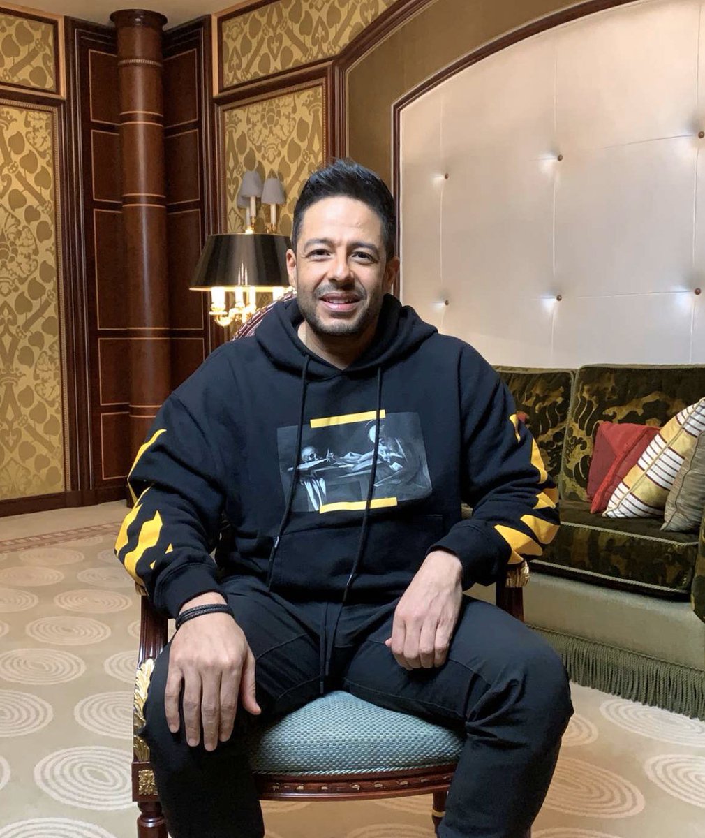 شعور حلو لما تكون معجب بشخص و تجلس معه و تحاوره .. حبيب قلبي حمائي ❤️❤️❤️