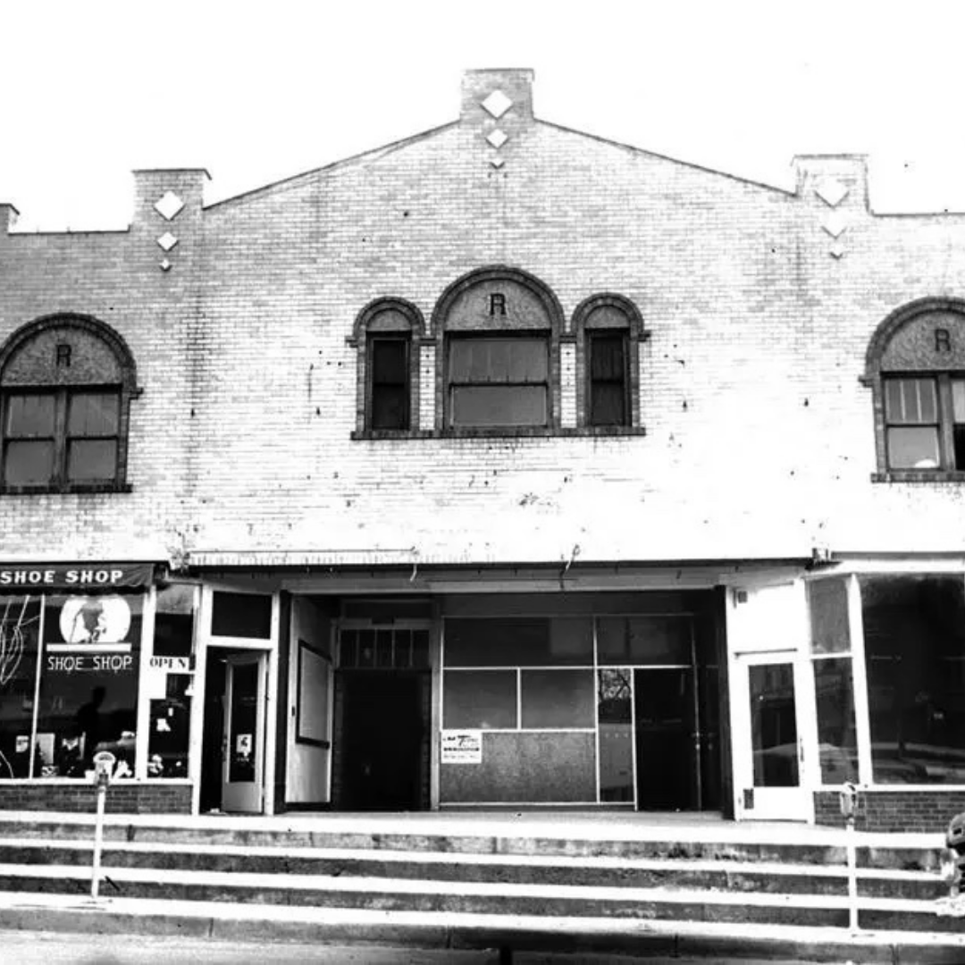 foxtheatreco's tweet photo. 30 Years in 30 Days - Day #23 

Life moves on, but these memories are forever! Check out what our building looked like in 1961 vs 2022.  

#FOX30TH #Throwback  

📸: Carnegie Branch Library for Local History https://t.co/IQ07aqXyp3