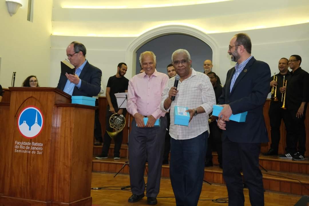 batistasdacbb's tweet photo. Durante a celebração de 114 anos do Seminário do Sul, o pastor Sócrates Oliveira de Souza, diretor executivo da CBB, foi homenageado como um dos ex-reitores da Instituição.
📷 Selio Morais
#CBB #STBSB #SemináriodoSul https://t.co/u2y6mInU99