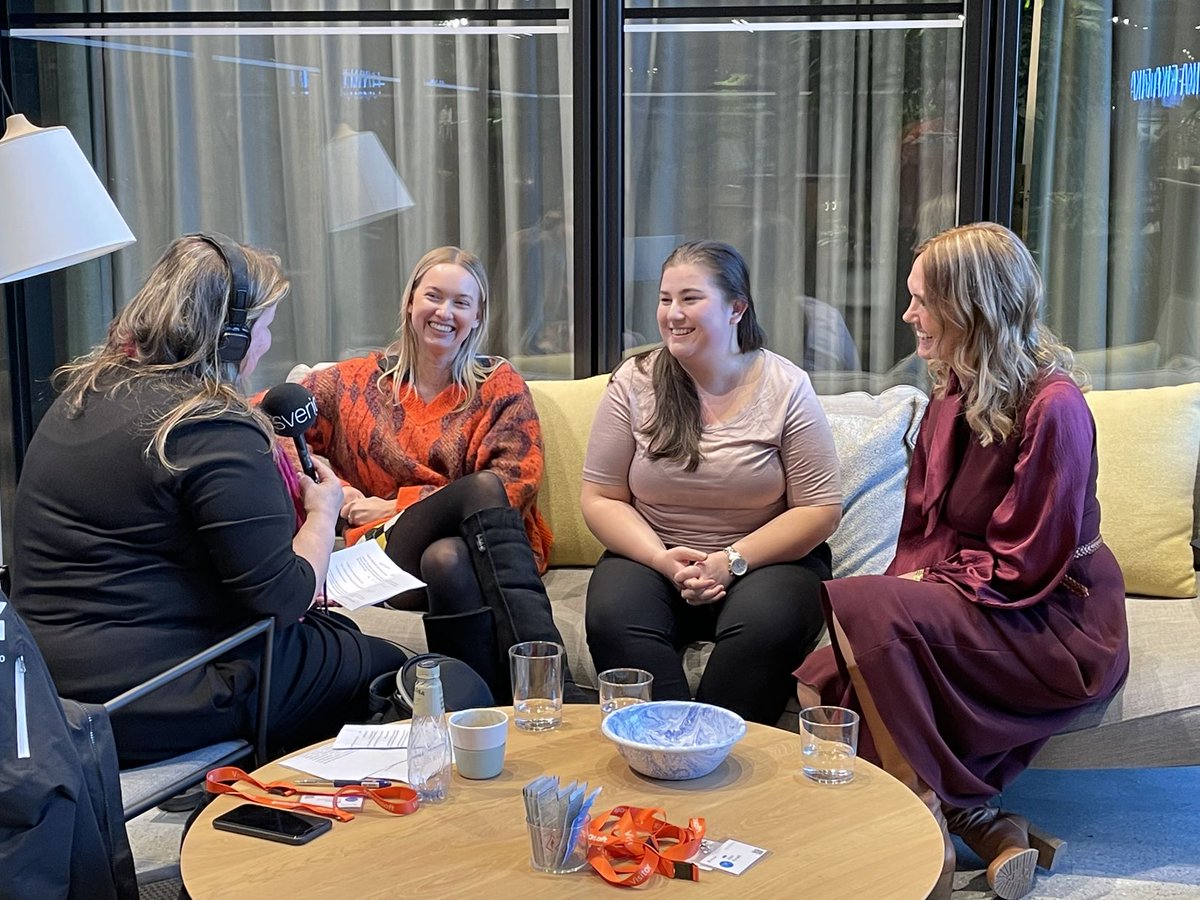 Idag fick vi fins besök av Radio Stockholm P4 Live som besökte Microsoft Stockholms kontor och intervjuade två av finalisterna i "Årets Tech-tjej" Agnes Shutrick och Mari Forsell #microsoftse