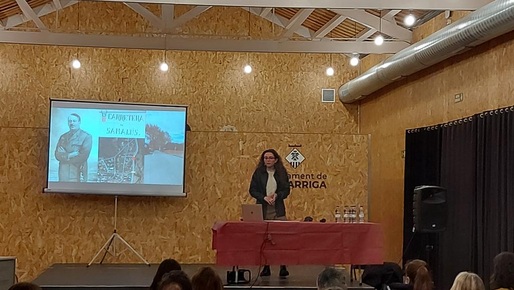 ajlagarriga's tweet photo. L'Elena González Gutiérrez de l'@InstitutVRomana ha realitzat un treball sobre quina ha estat l'empremta del franquisme a #laGarriga en monuments, noms de carrers o infraestructures https://t.co/MHfQYMzzSN