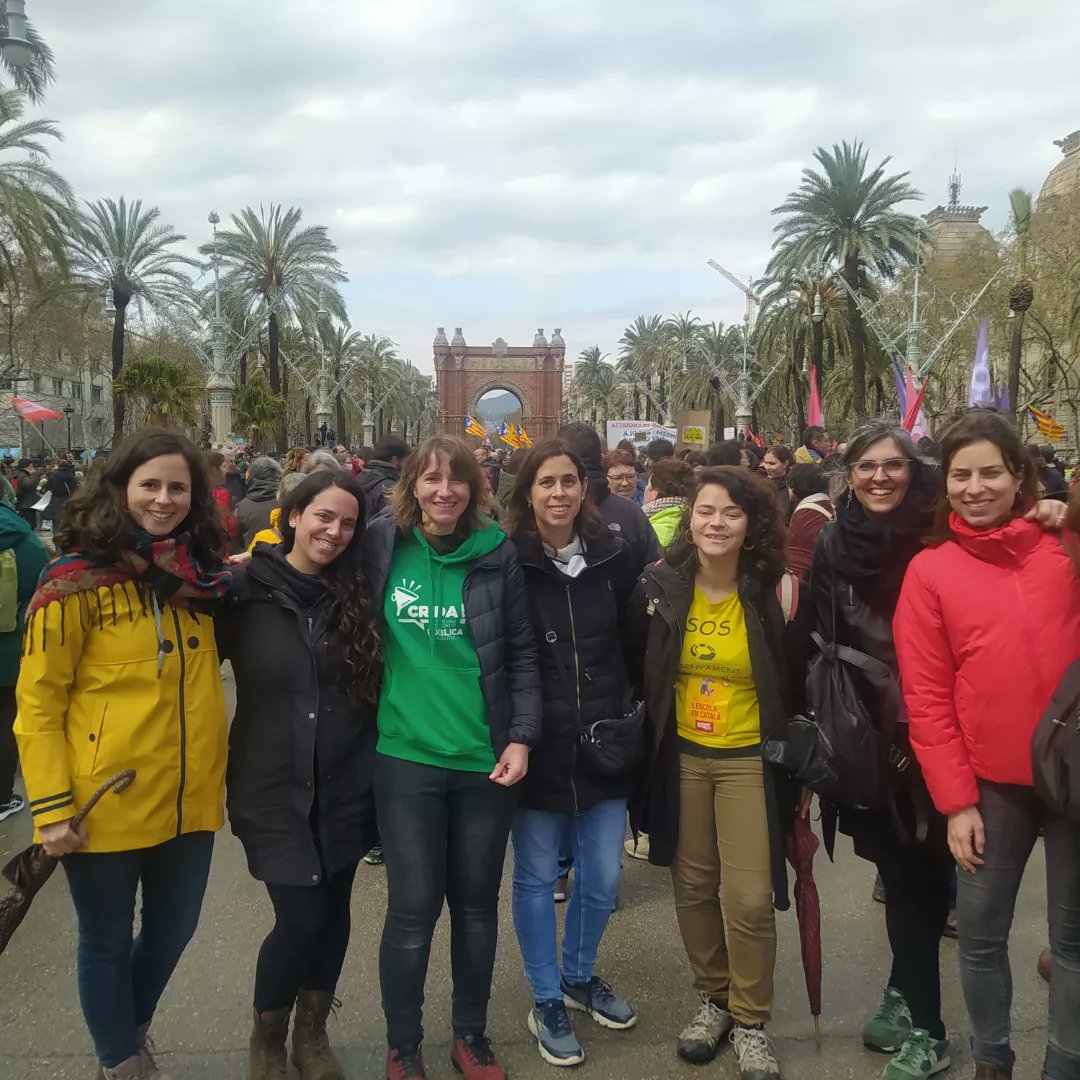 Xirinacs docents en Lluita tweet media