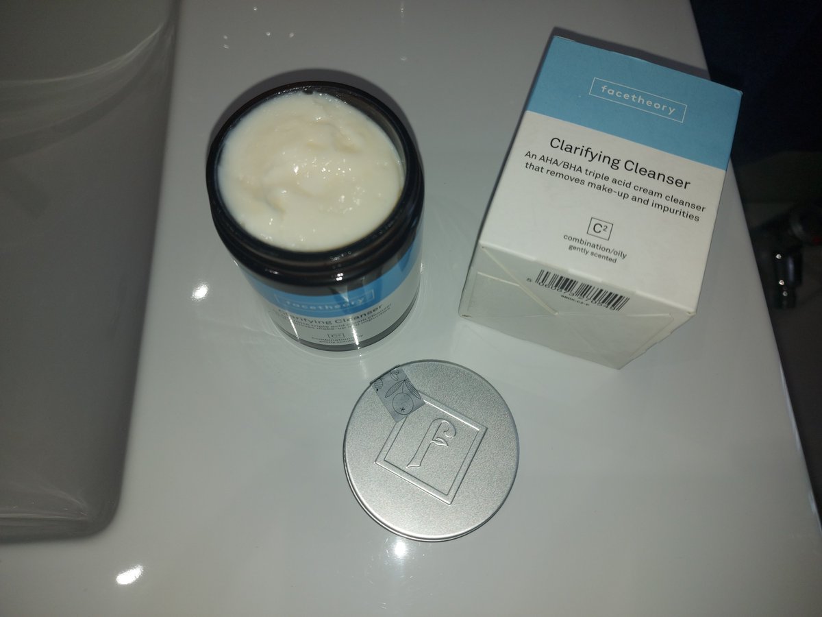 MTFS07's tweet photo. Voy a probar gracias a @facetheory la crema limpiadora CLARIFYING CLEANSER C² 180 ml me encanta porque es vegano y Cruelty-free. No contiene jabón, alcohol, sulfatos, siliconas ni parabenos.

#facetheory #facetheoryc2 #clarifyingcleanser #facetheoryc2clarifyingcleanser https://t.co/3gDBofD7O4