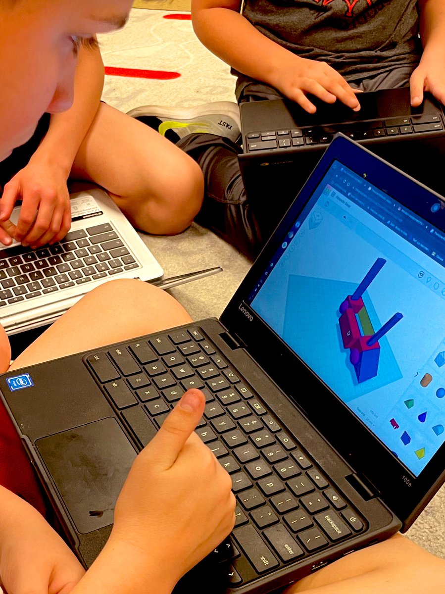 Working hard on their @LemonadedayLou stand design using @tinkercad. Check out this #amazing #3D rendering made by @nunn0612 superstar 5th graders! Can’t wait for field day! @DunnPrincipal @LibraryDunn #engineers @JCPSDigIn #designers #dunnsteamlab 🍋🛠