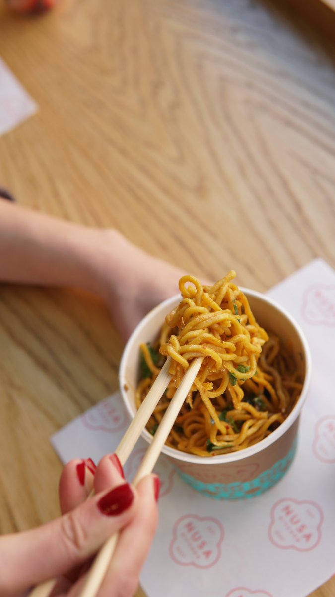 Who doesn't love noodles for lunch? 😋  If you are looking for a delicious, healthy meal, we've got you covered with these Szechuan Chicken Noodles.🍜

Spicy and succulent chicken egg noodles from Chengdu, with kale and pickled mustard.🇨🇳

#nusakitchen #londonfood #lunchmenu