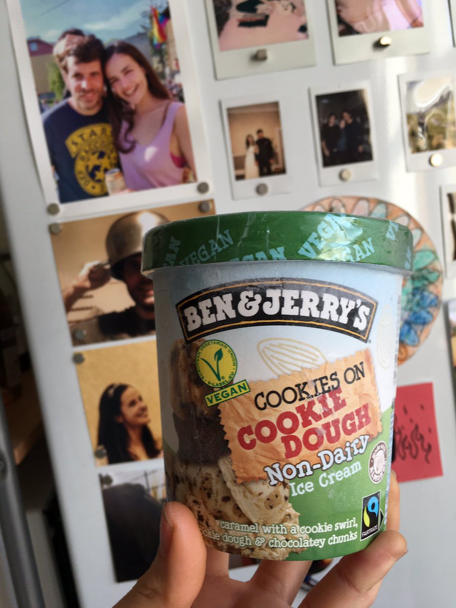 veganaloca's tweet photo. Algunas de las cositas veganas que compré ahorita en el súper 💖 Edimburgo es el paraíso para los veganos. https://t.co/2YBoLIhJ7E