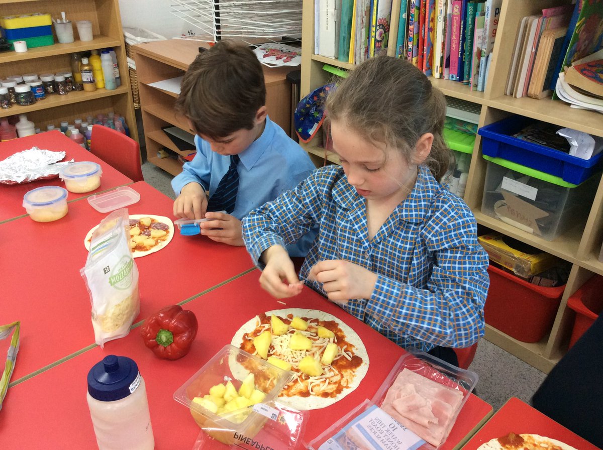 StMargs_Year3's tweet photo. The time has finally arrived to construct our pizzas! @StMargaretsPrep #StMargsDT #PizzaMaking https://t.co/p1v7beQLPY
