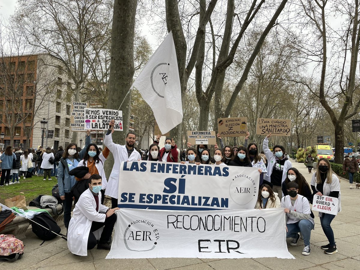 Asociaciontz's tweet photo. ‼️ Gran movilización con representación EIR, compañeras. ¡Seguimos! 🙌🏻✊🏻 https://t.co/hdNQFMMI3d