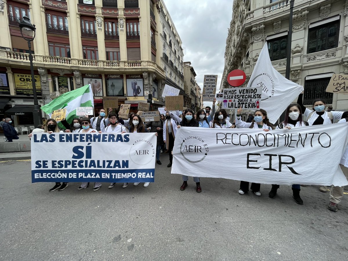 Asociaciontz's tweet photo. ‼️ Gran movilización con representación EIR, compañeras. ¡Seguimos! 🙌🏻✊🏻 https://t.co/hdNQFMMI3d