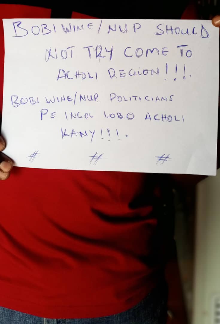 MuwalawaB's tweet photo. @Am_MuzafaluK @HEBobiwine Stop where you are https://t.co/fe2JrXrs3S