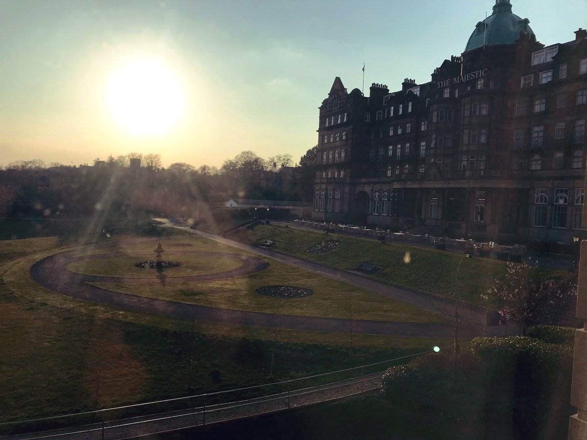 MikeRussell04's tweet photo. Fantastic few days at BTME 2022. Huge thank you to @BIGGALtd and especially @ICL_Turf for my scholarship which gave me the opportunity to be involved in so much education and continue learning 🙌🏻 #BTME #harrogate #treesurveying #irrigationdesign #seminars https://t.co/lxGhVVyoJp